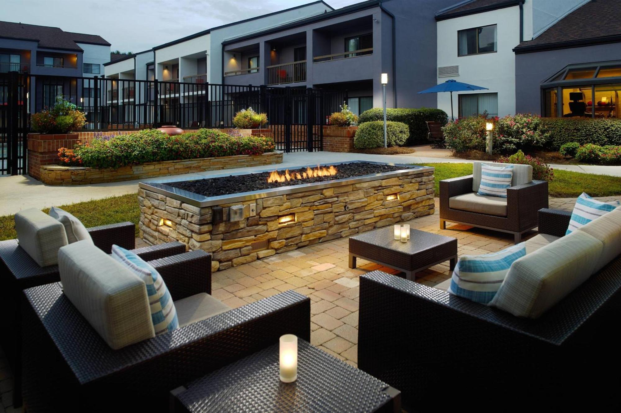 Hotel Courtyard By Marriott Raleigh Midtown Zewnętrze zdjęcie