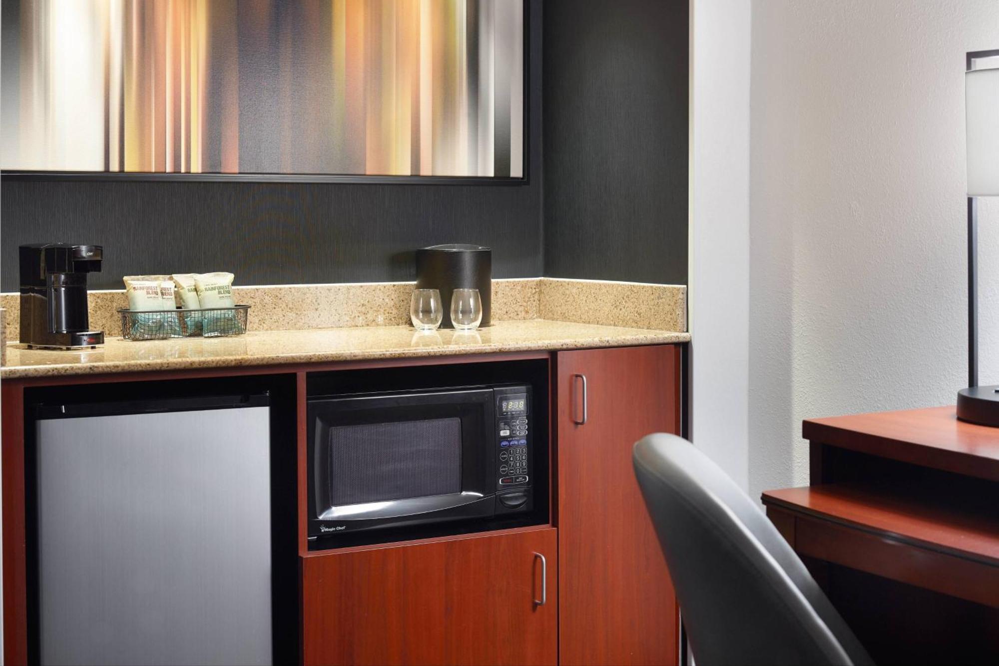 Hotel Courtyard By Marriott Raleigh Midtown Zewnętrze zdjęcie